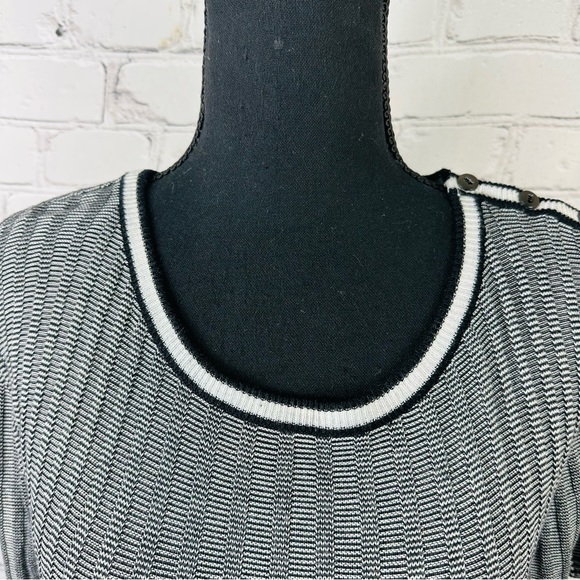 ST. JOHN KNIT PULLOVER STRIPED SWEATER SIZE (M) - Picture 4 of 12